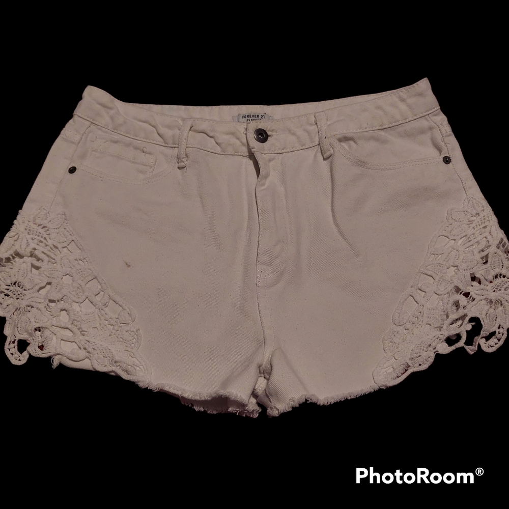 Forever 21 lace white jean shorts size 31